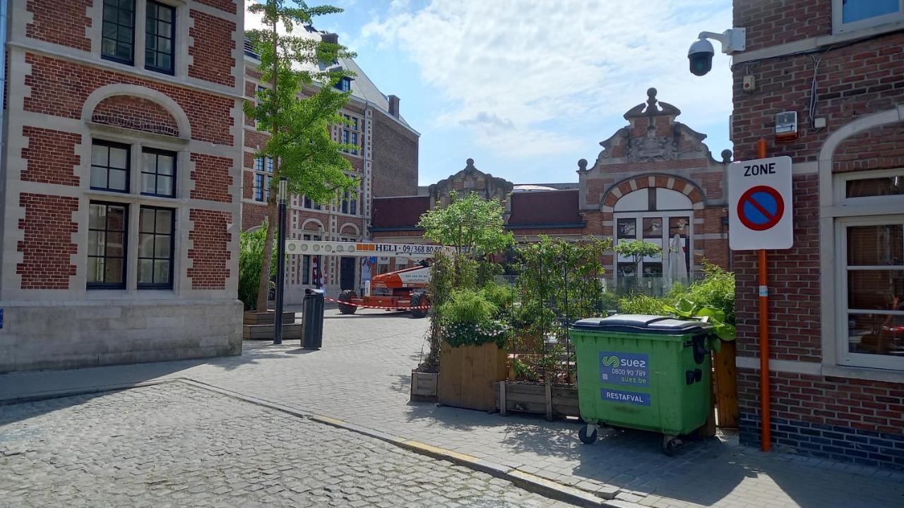Luxe Appartement Met 3 Slaapkamers En 1 Kingsize Bed Slaapzetel En Drie Dubbelbedden Dendermonde Esterno foto